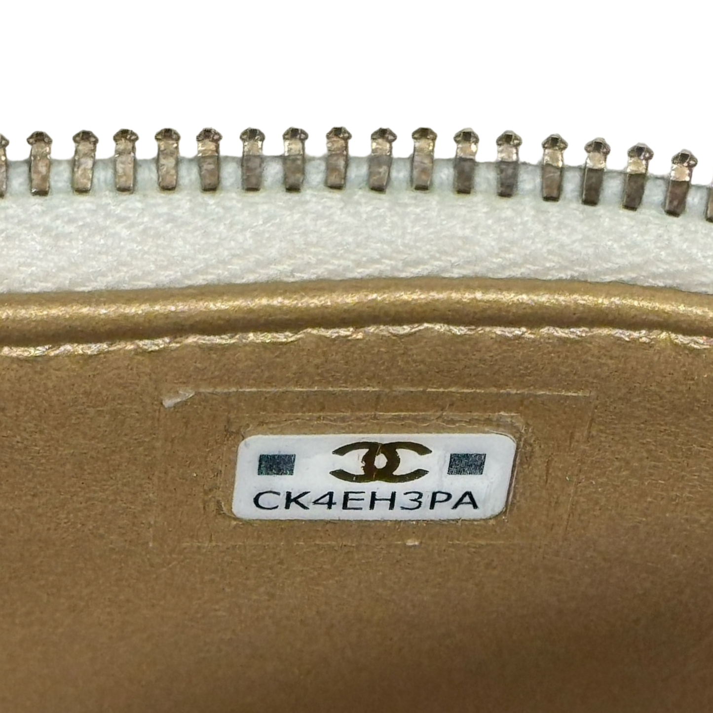 Chanel Quiled Lambskin Pearl Crush Vanity Case - GHW / White