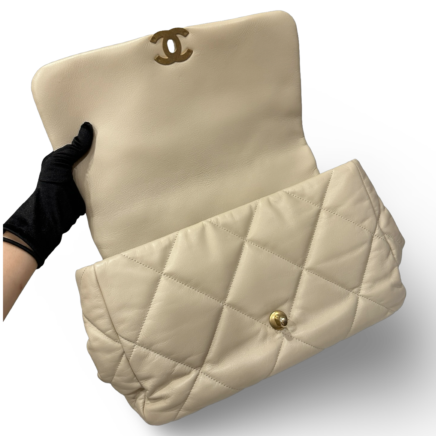 Chanel Quilted Lambskin Maxi 19 bag Bag - GHW / Beige
