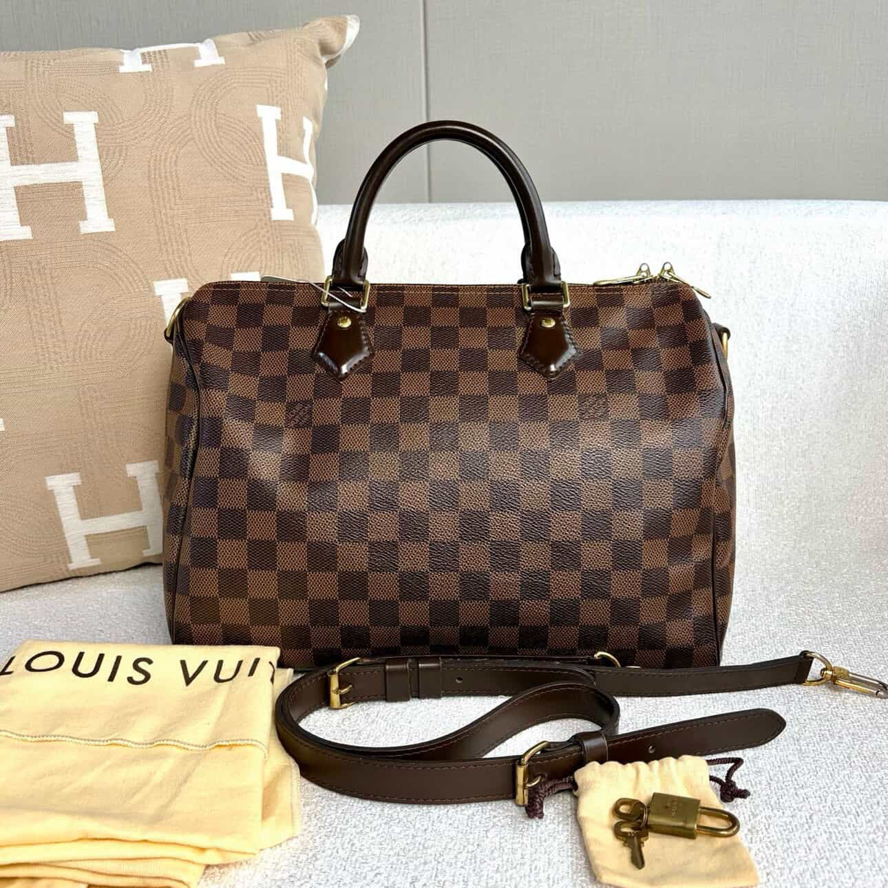 Louis Vuitton Monogram Speedy Bandoulière 30 Bag - Brown