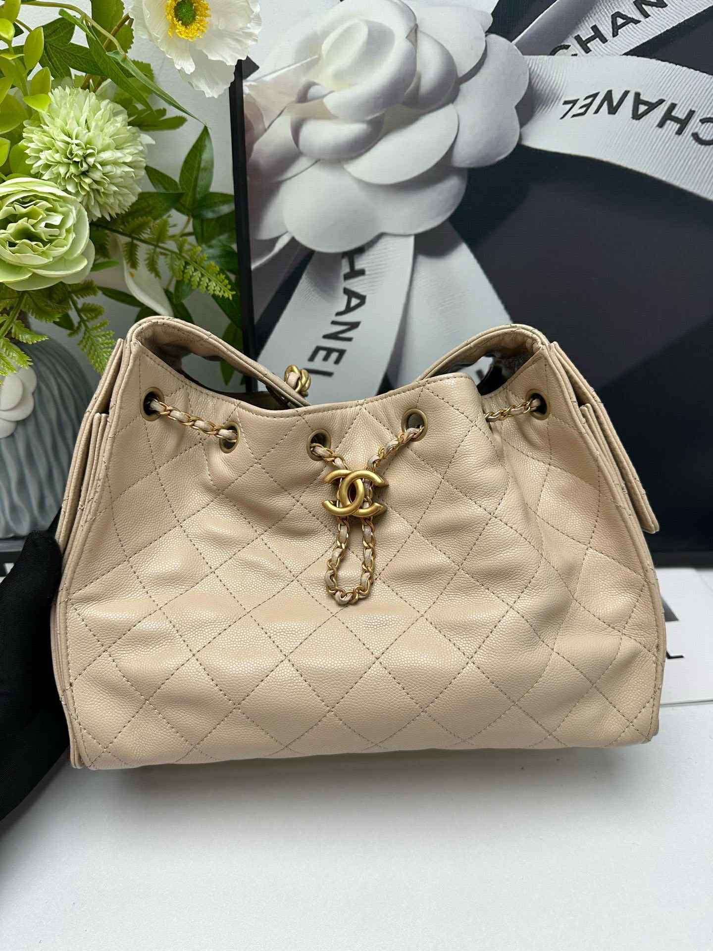 Chanel Quilted Caviar Small Chanel 25 Bag - GHW / Beige