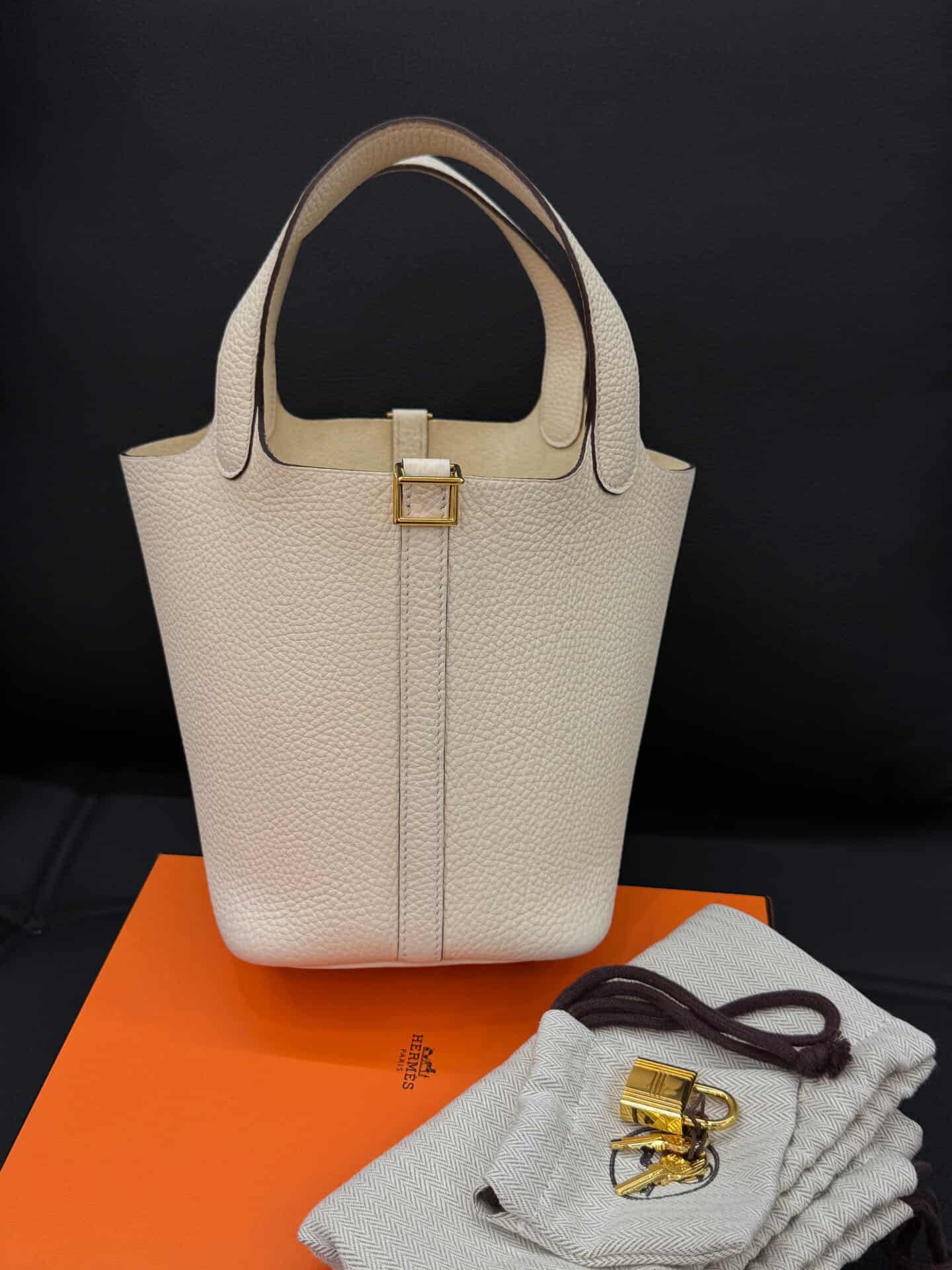 Hermes Togo Picotin 18 - GHW / Craie