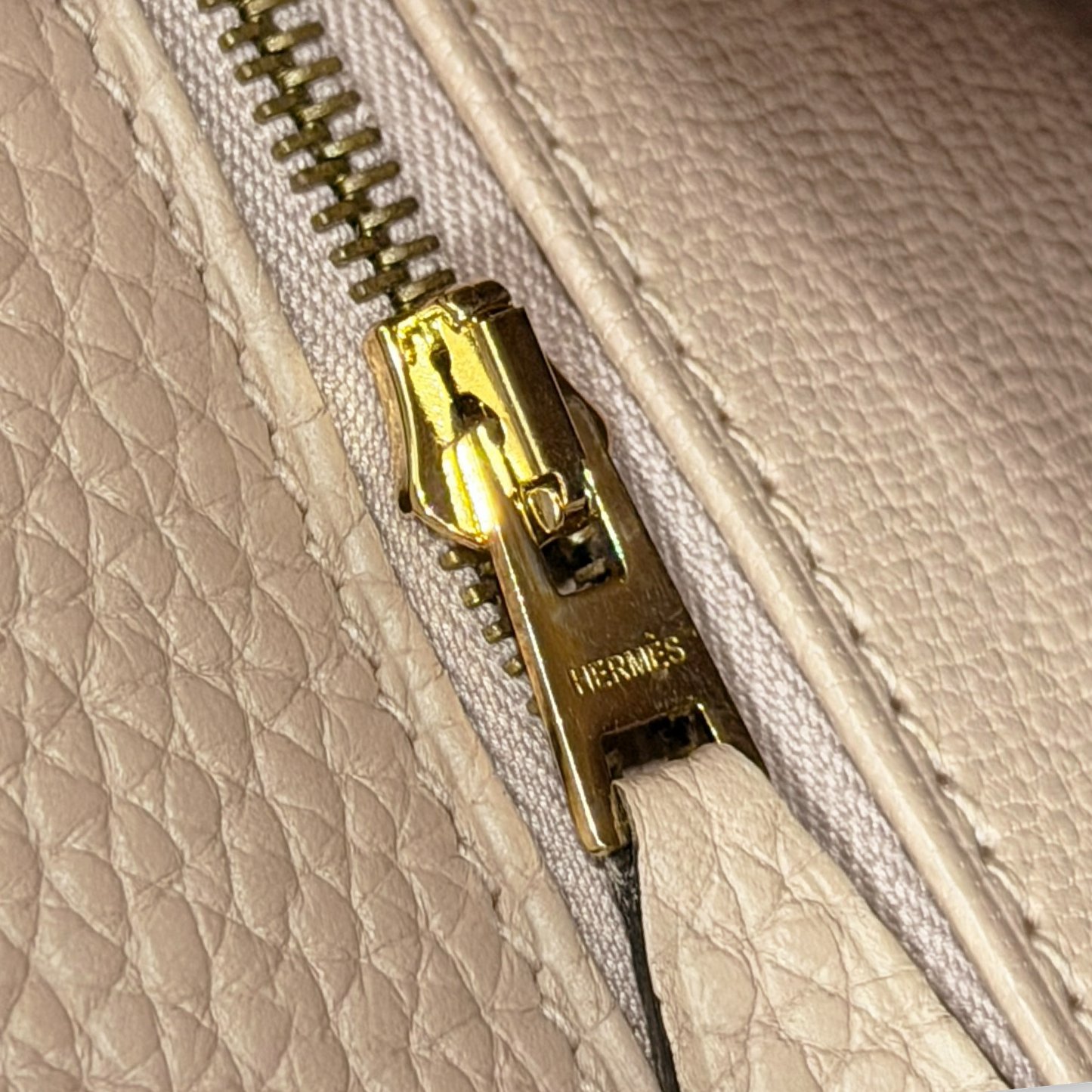 Hermes Togo Kelly 32 -  GHW / Glycine