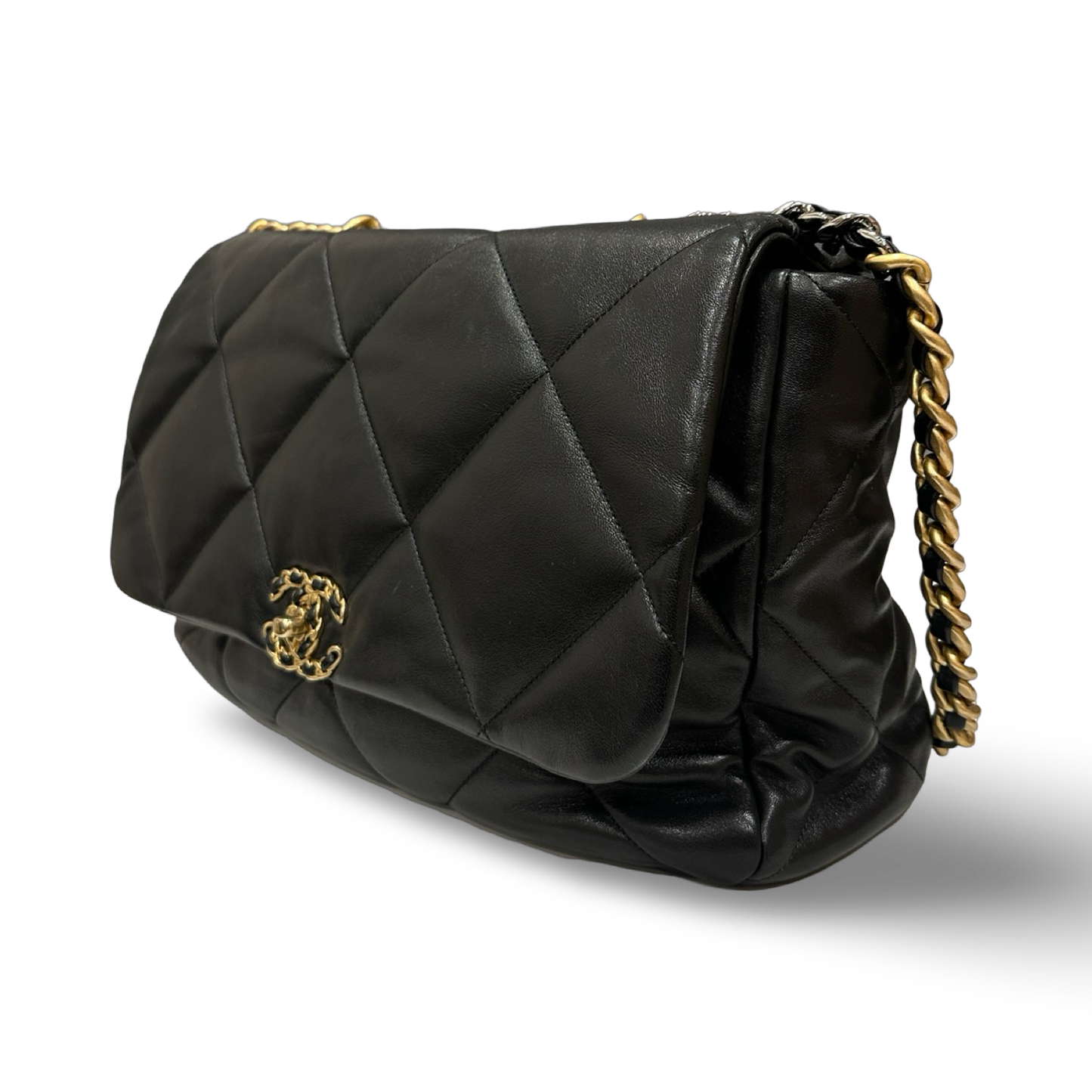Chanel Classic Lambskin Maxi 19bag Bag - GHW / Black