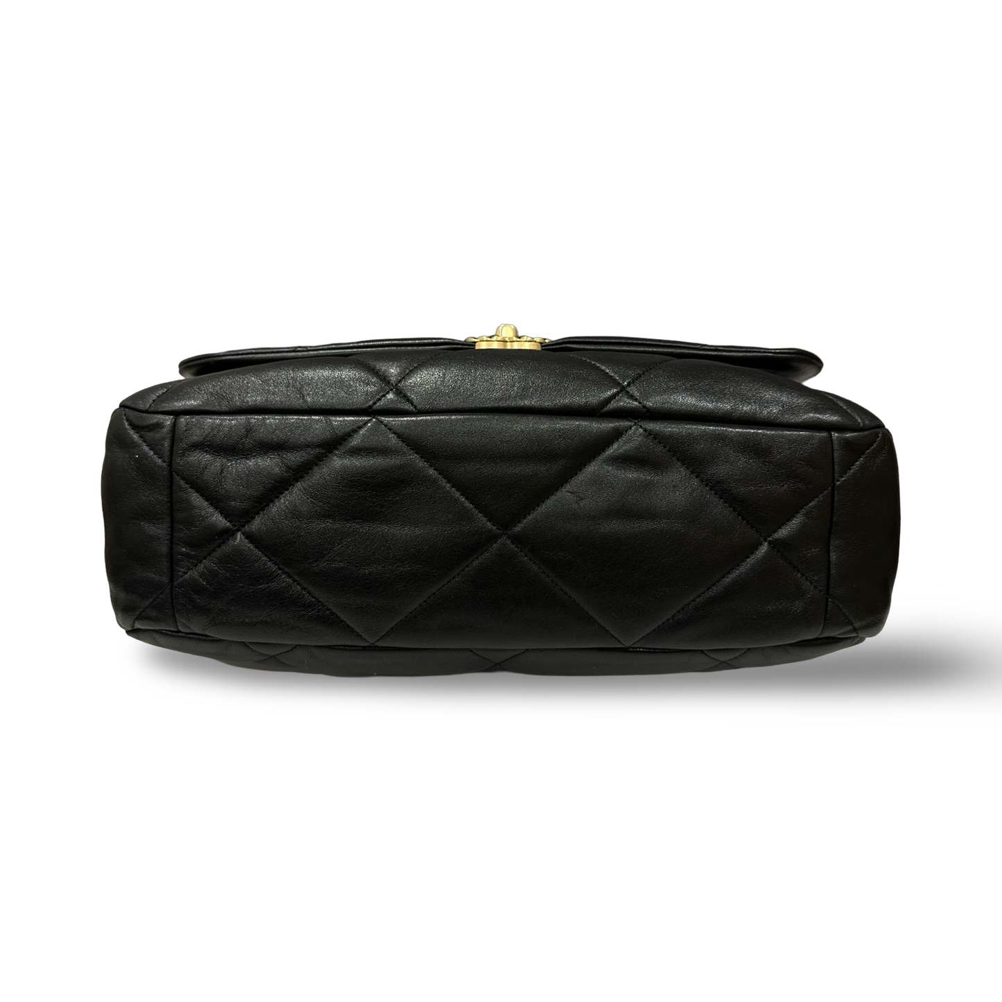 Chanel Classic Lambskin Maxi 19bag Bag - GHW / Black