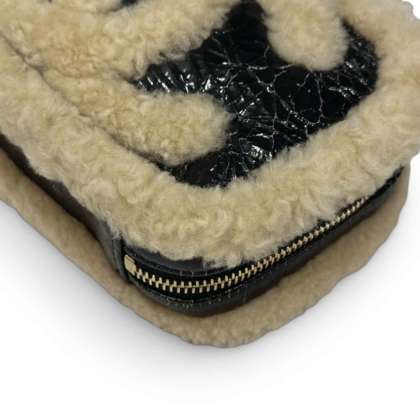 Chanel 羊絨皮革泰迪相機包 – 黑色 / 米色