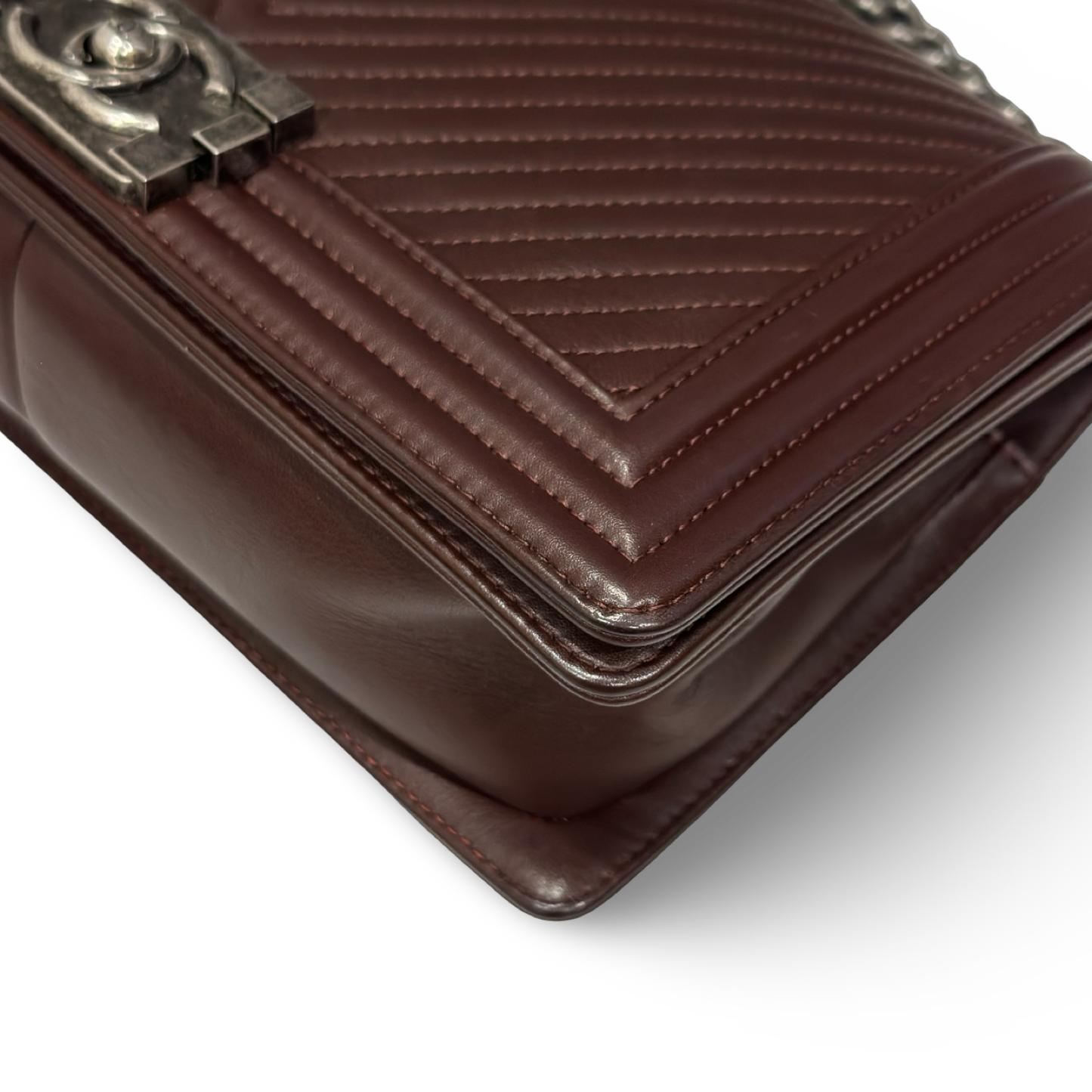 Chanel Chevron Calfskin New Medium Boy Bag - Aged SHW / Burgundy