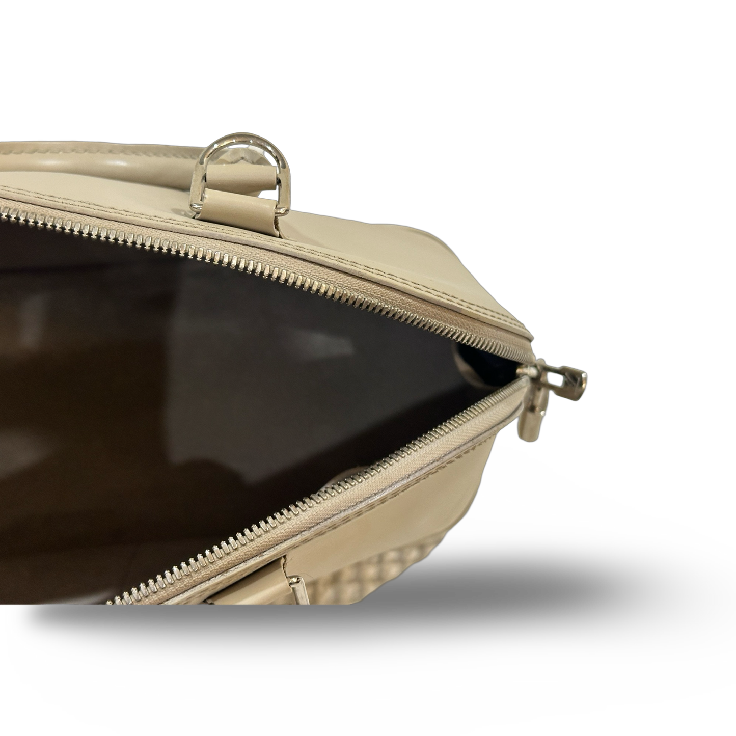 Louis Vuitton Epi Leather Alma MM Bag - SHW / Beige