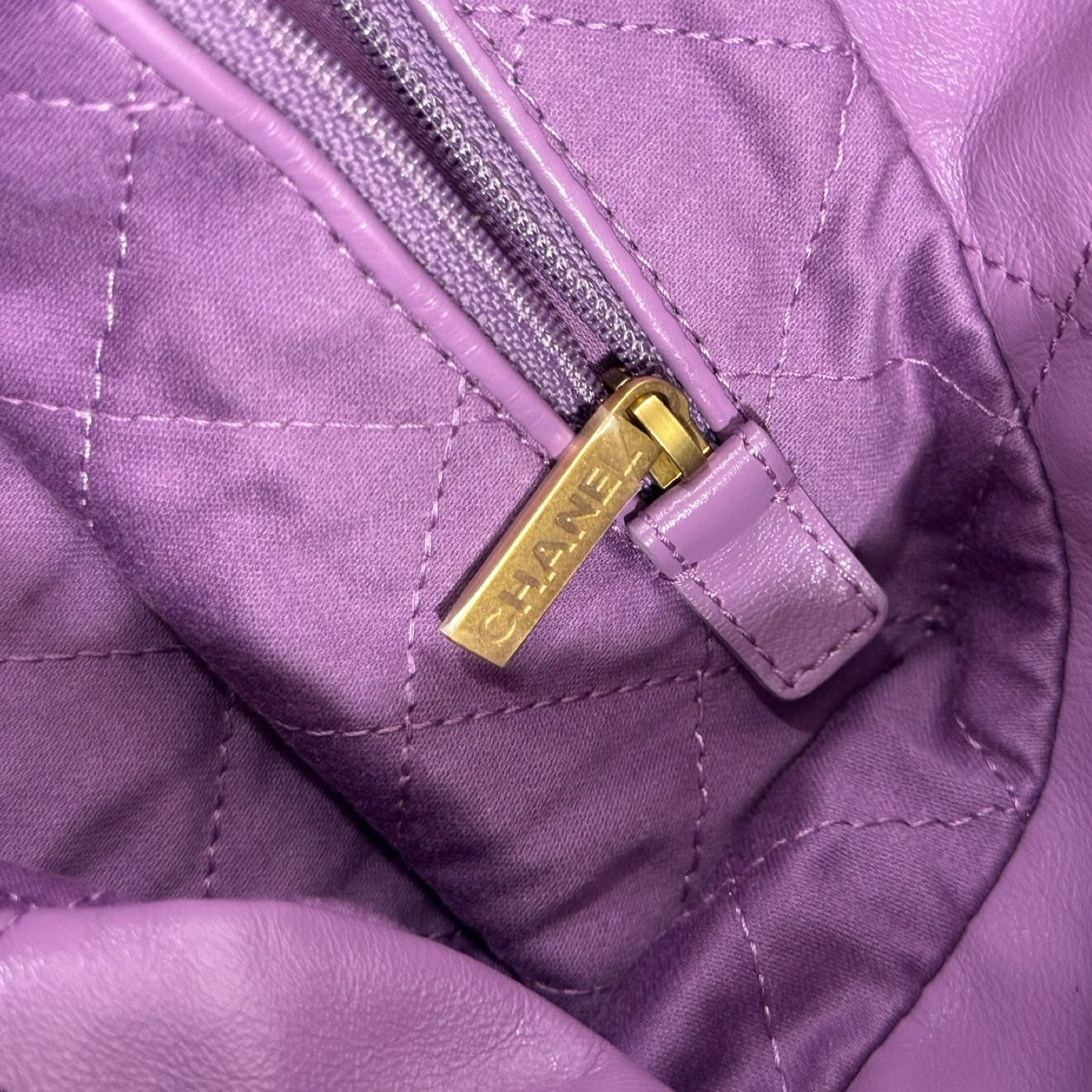 Chanel Quilte Shinny Lambskin Medium 22Bag - GHW / Purple