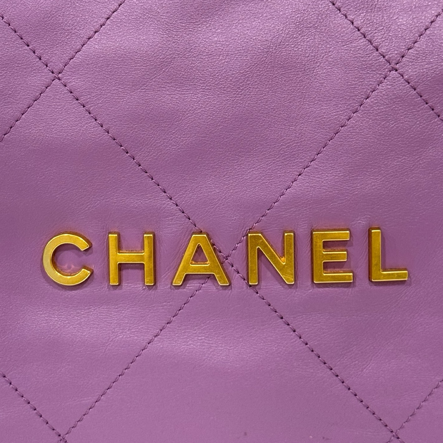 Chanel Quilte Shinny Lambskin Medium 22Bag - GHW / Purple