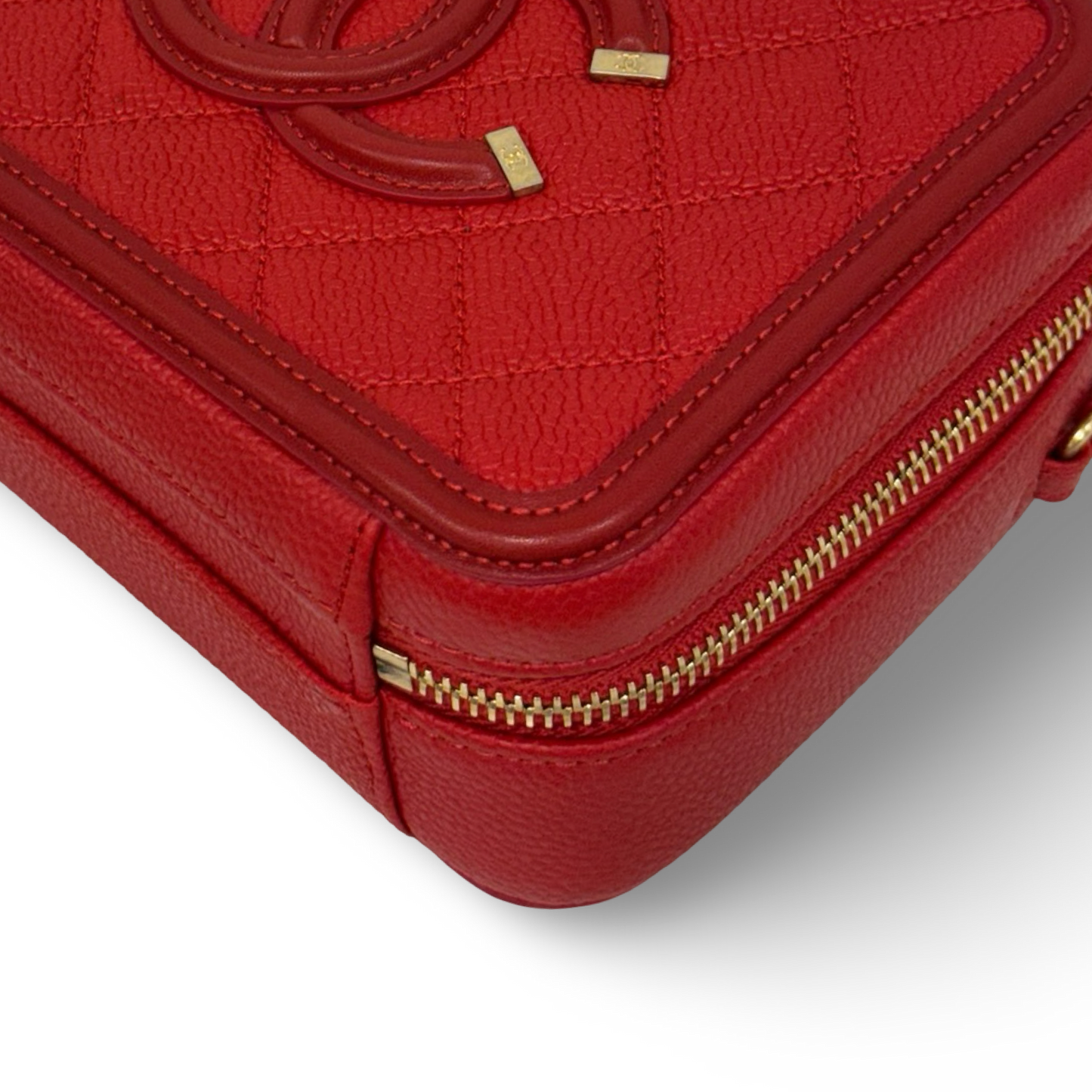 Chanel Quilted Caviar Small Vanity Case - GHW / Red
