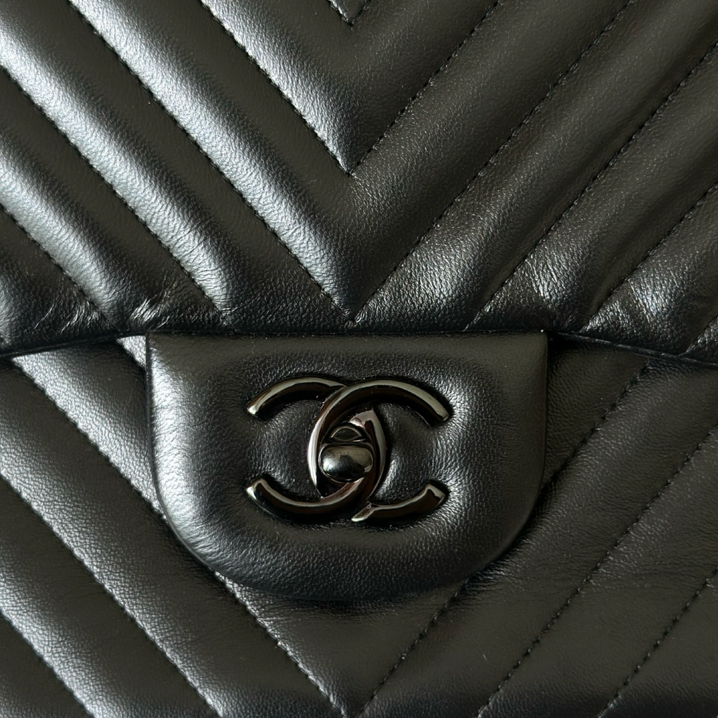 Chanel Chevron Lambskin Jumbo So Black Double Flap - Black / BHW