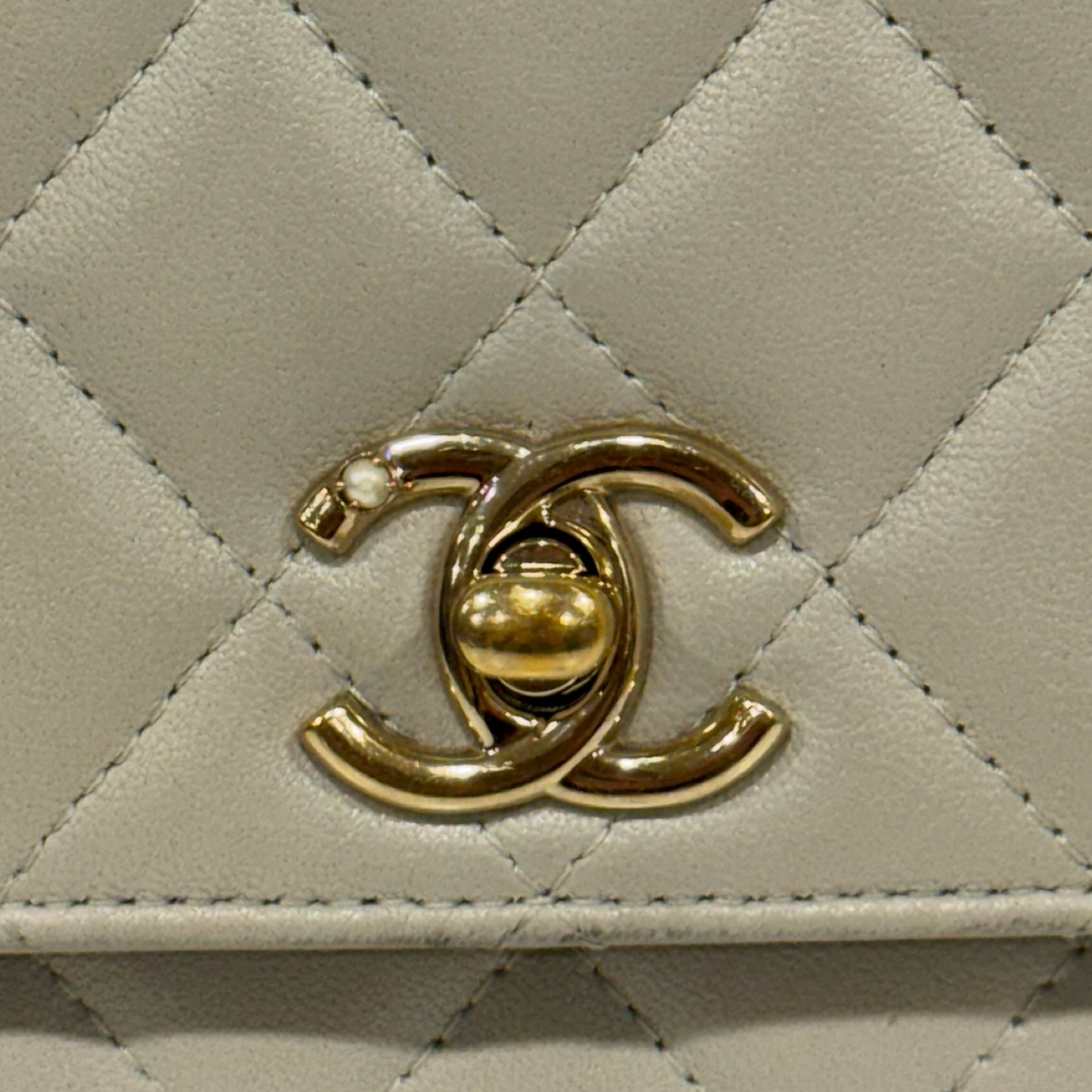 Chanel Quilted Lambskin Pearl Top Handle WOC Bag - SHW / Light Gray