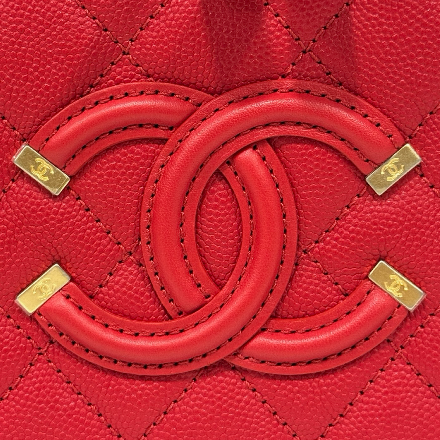 Chanel Quilted Caviar Small Vanity Case - GHW / Red