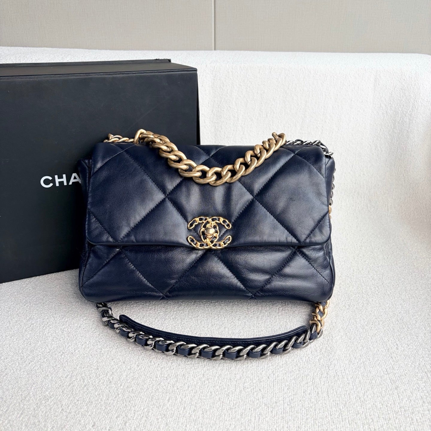 Chanel Quilted Calfskin Medium 19 Bag - GHW / Navy