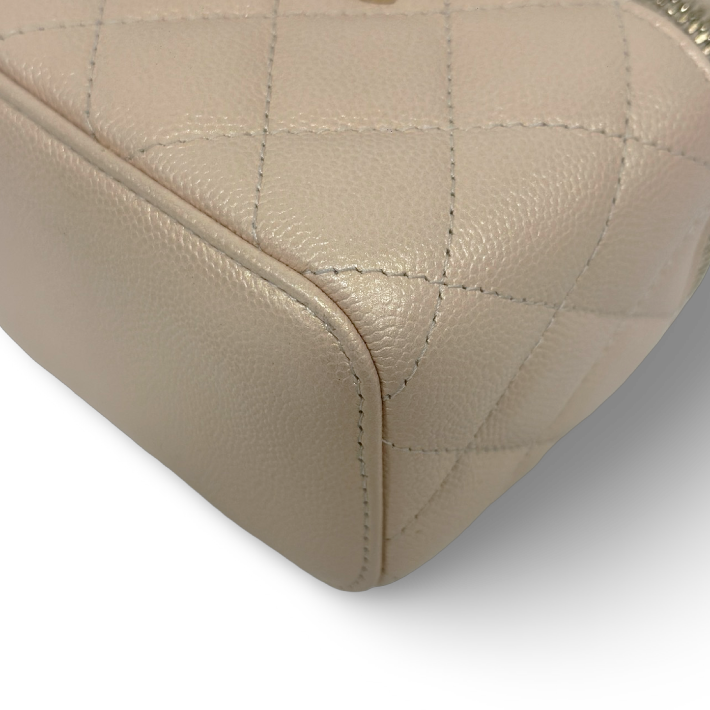 Chanel Quilted Caviar Pearl On Top Mini Vanity Case With Chain - GHW / Beige