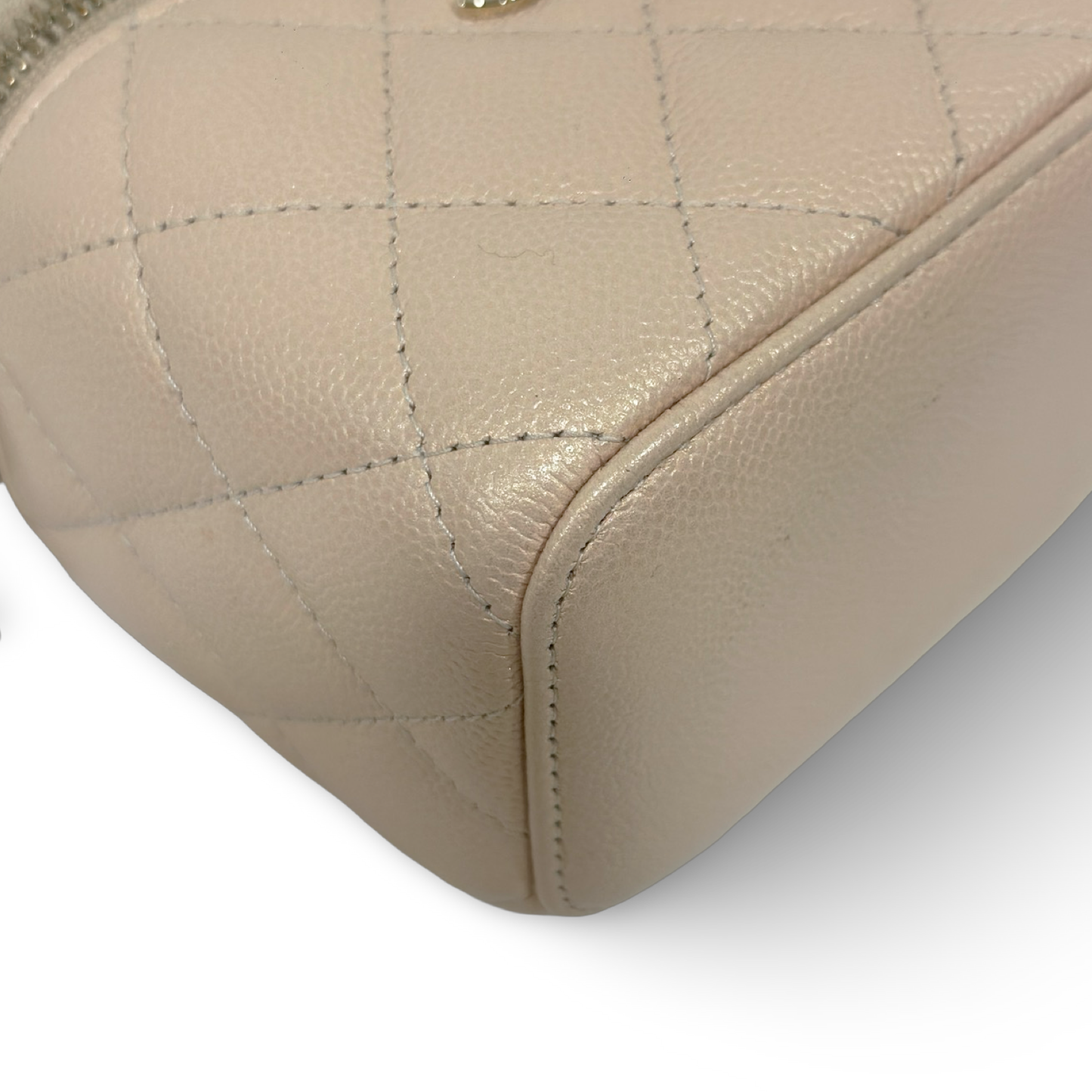 Chanel Quilted Caviar Pearl On Top Mini Vanity Case With Chain - GHW / Beige