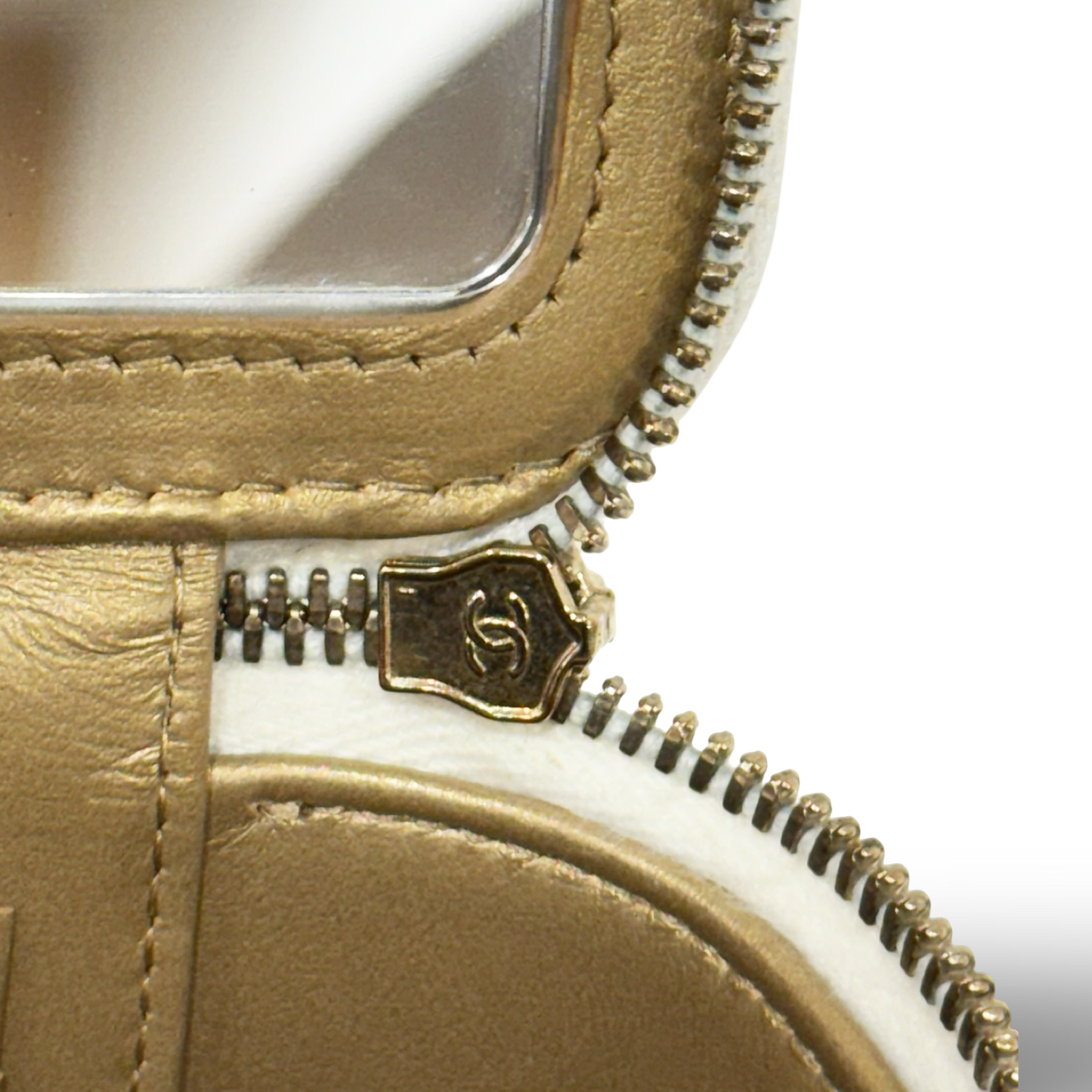 Chanel Quiled Lambskin Pearl Crush Vanity Case - GHW / White