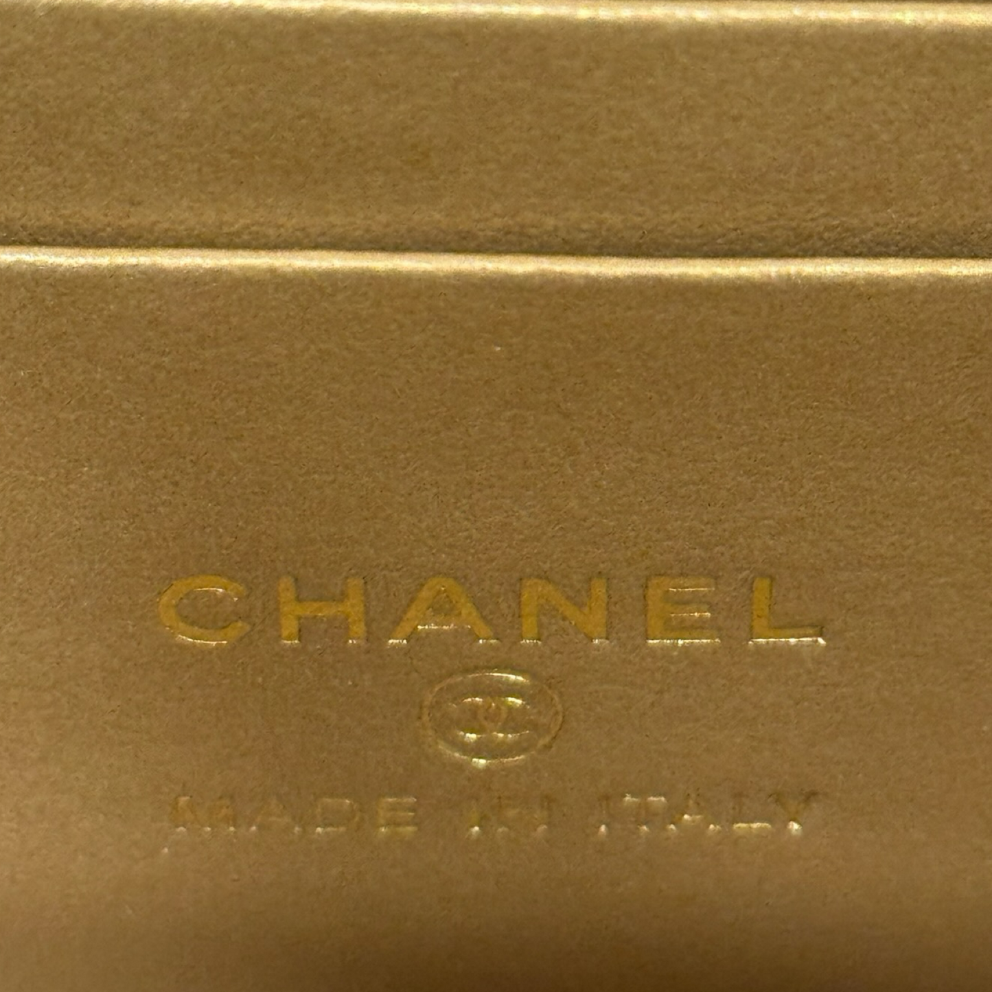 Chanel Quiled Lambskin Pearl Crush Vanity Case - GHW / White