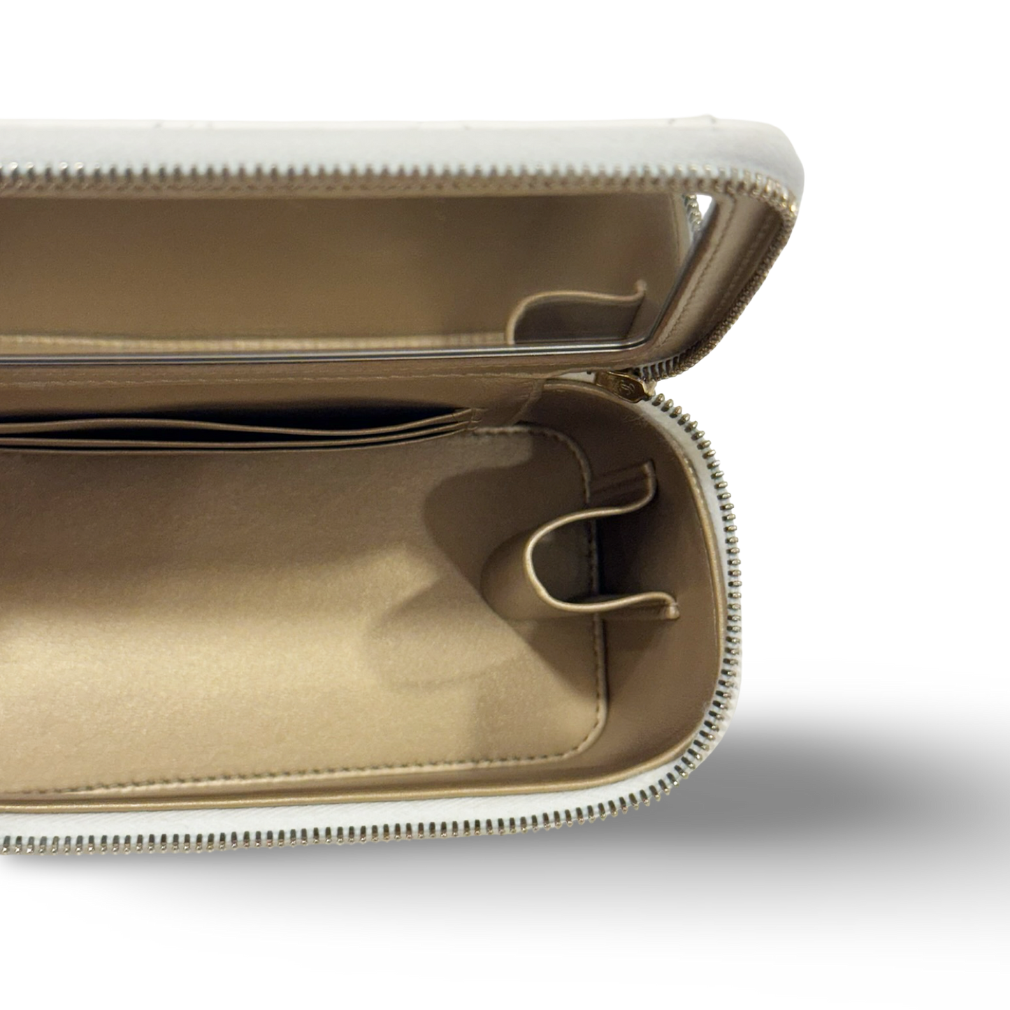 Chanel Quiled Lambskin Pearl Crush Vanity Case - GHW / White