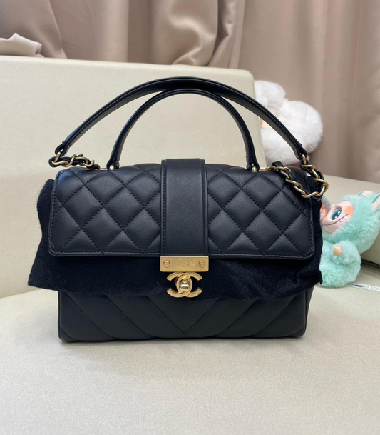 Chanel Calfskin Quilted Chevron In The City Bag - Black / GHW
