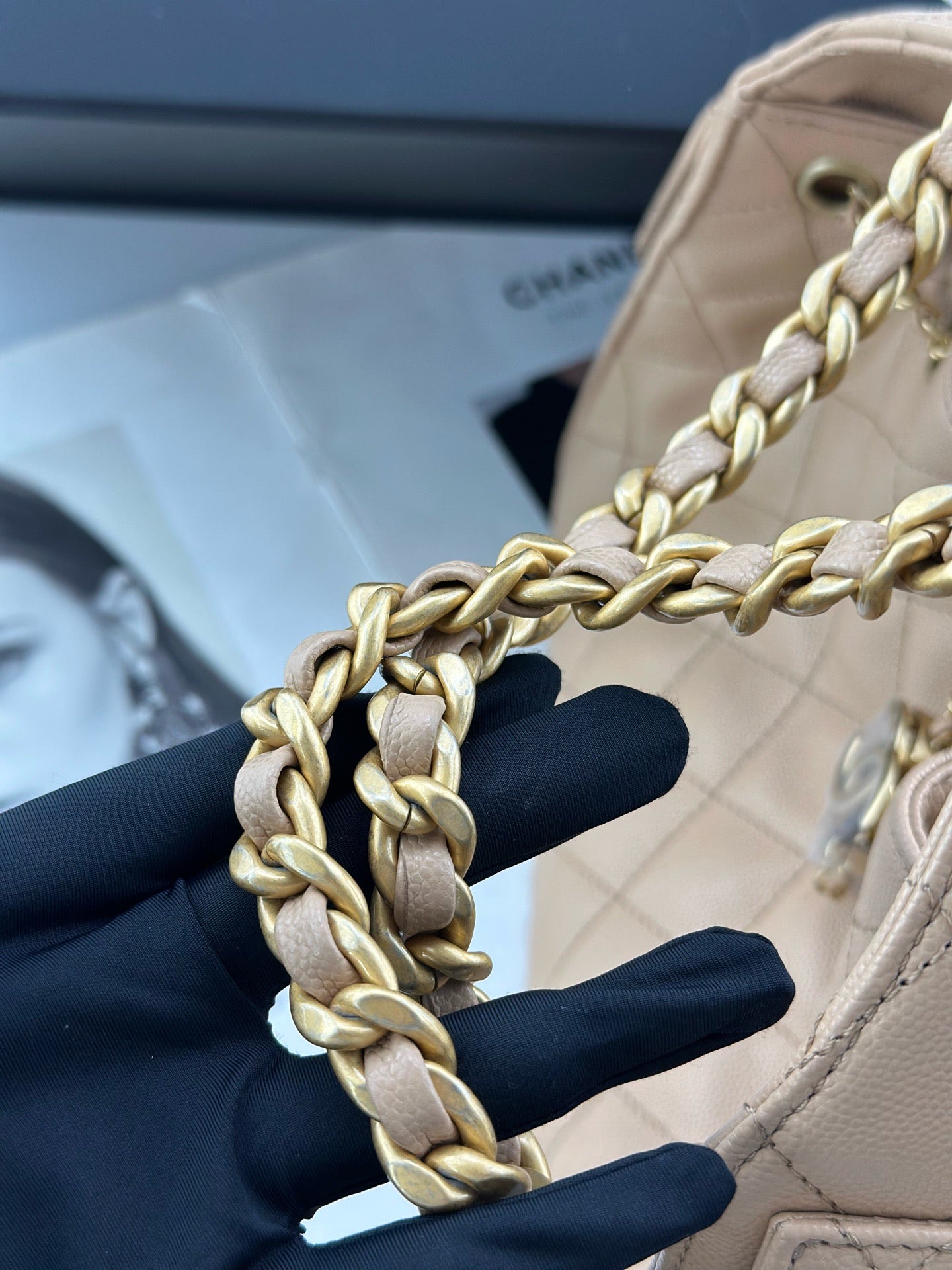 Chanel Quilted Caviar Small 25 Bag - GHW / Beige