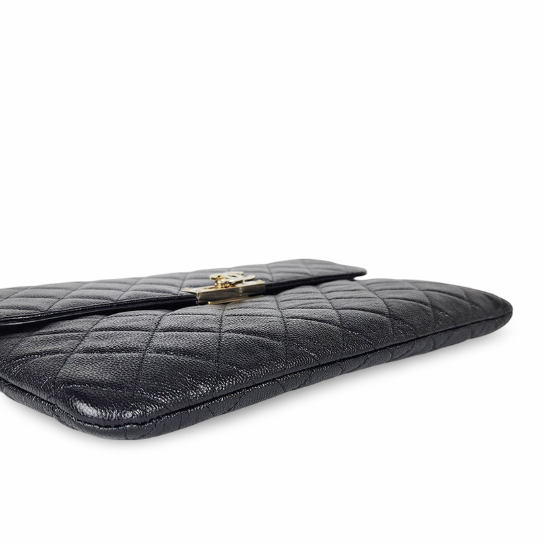 Chanel Quilted Caviar CC Flap Clutch - GHW / Black