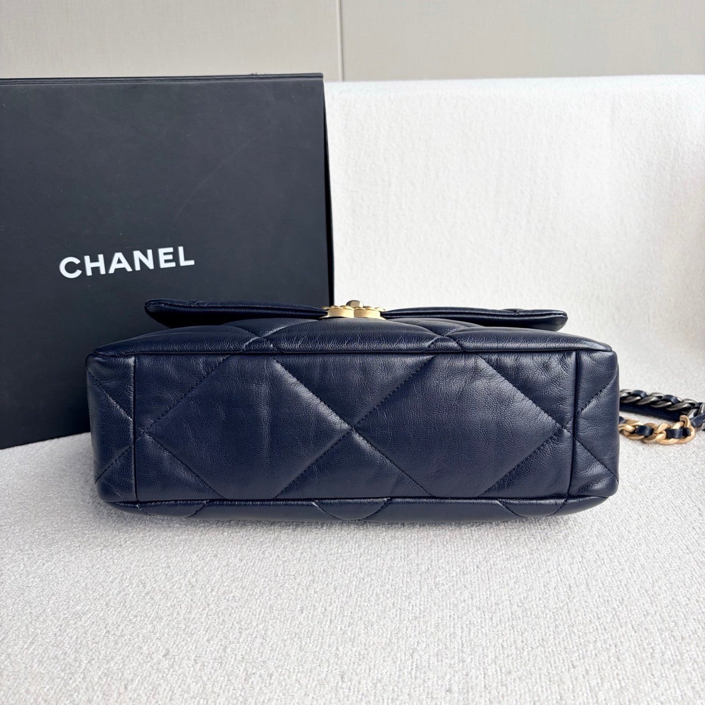 Chanel Quilted Calfskin Medium 19 Bag - GHW / Navy