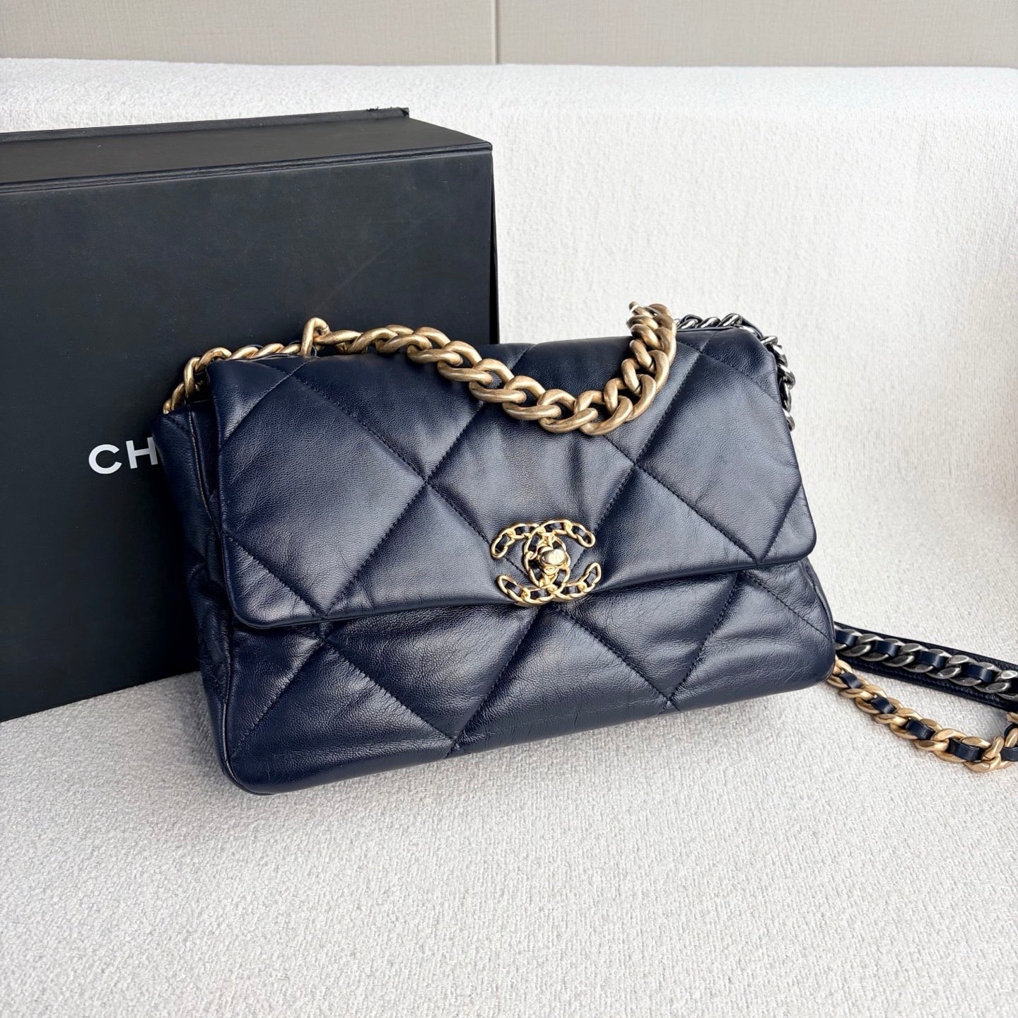 Chanel Quilted Calfskin Medium 19 Bag - GHW / Navy