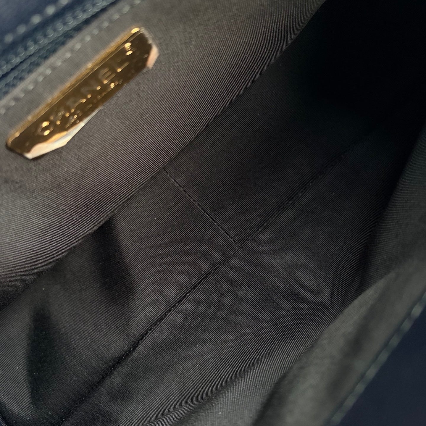 Chanel Quilted Calfskin Medium 19 Bag - GHW / Navy