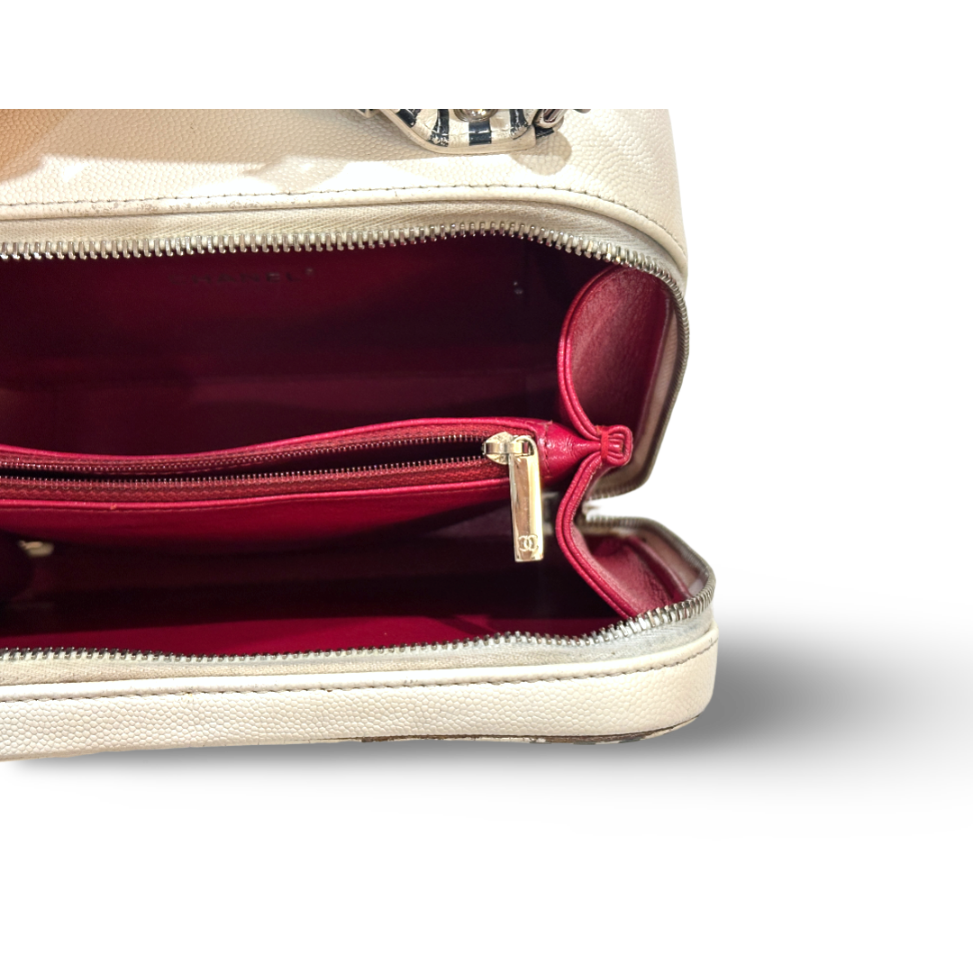 Chanel Caviar Medium Stripe Vanity Case White/Black