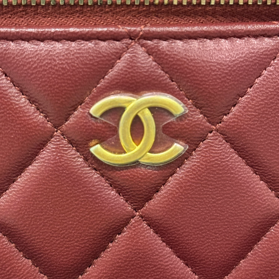 Chanel Quilted Lambskin Small Top Handle Vanity Case - GHW / Burgundy