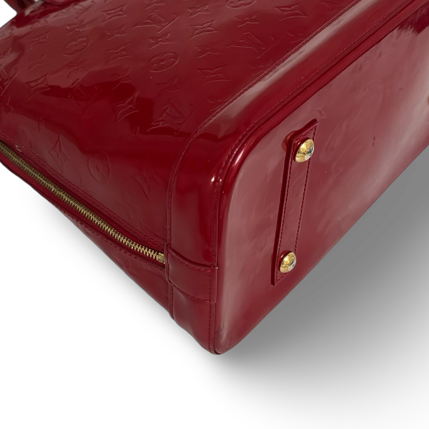 Louis Vuitton Patent MM Alma Bag - GHW / Red