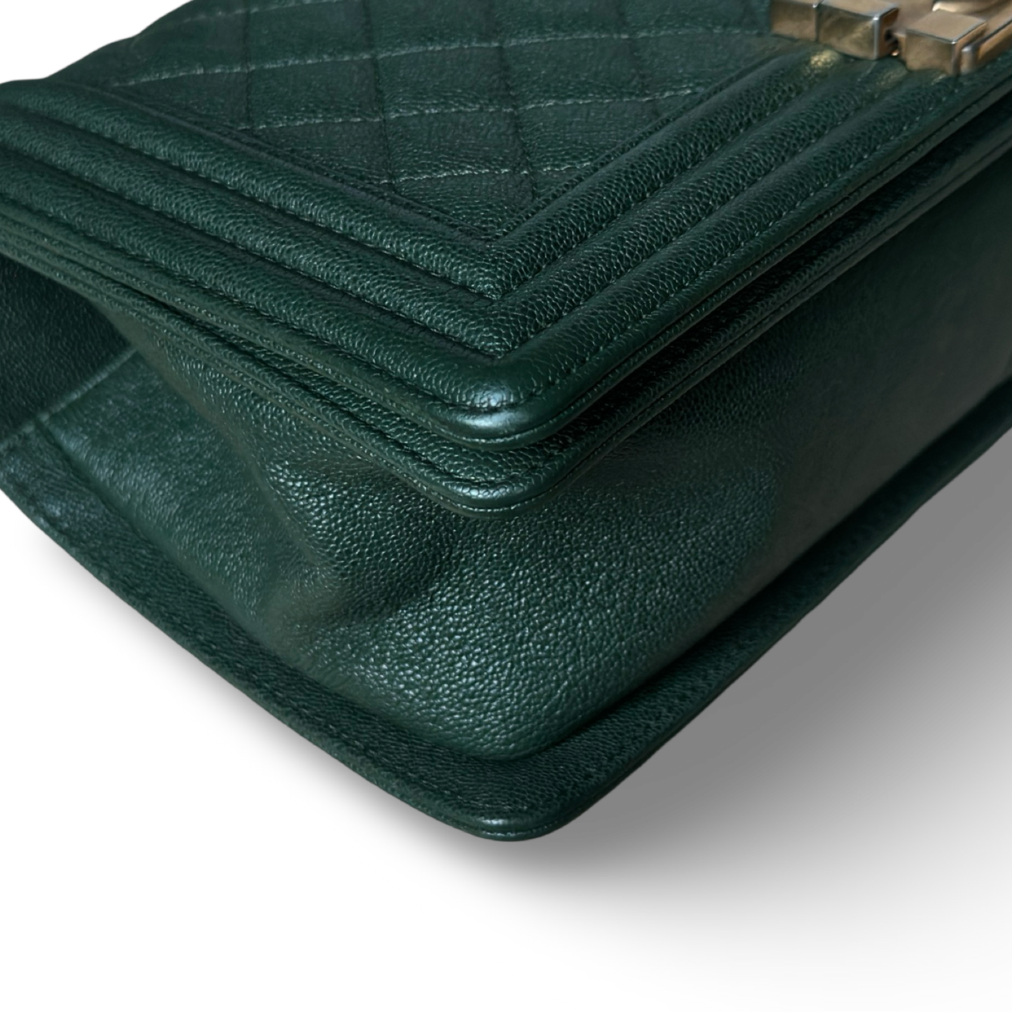 Chsnel Quilted Caviar Medium Boy Bag - GHW / Green
