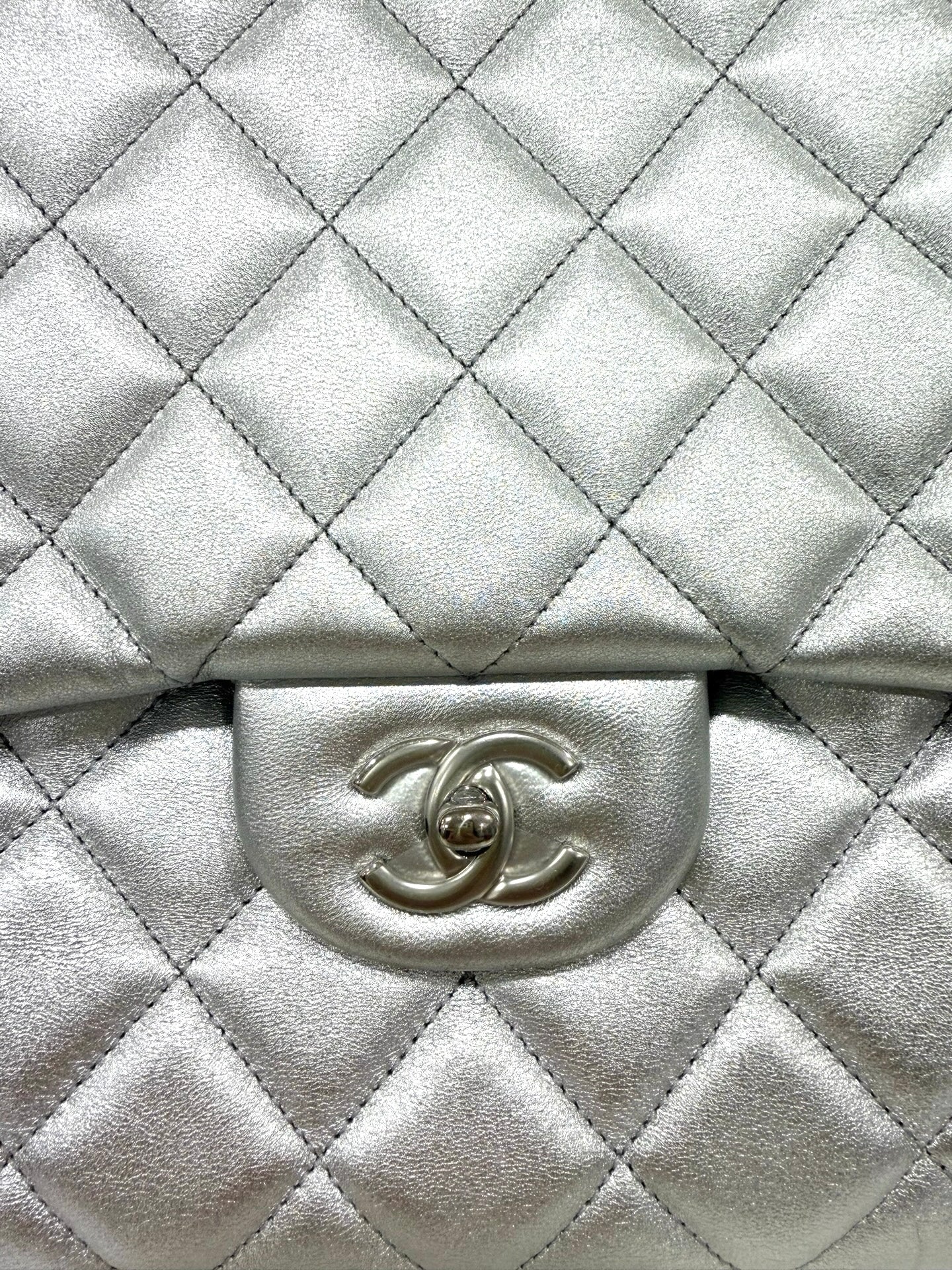 Chanel Quilted Lambskin XXL Airport Single Flap - SHW / Metallic