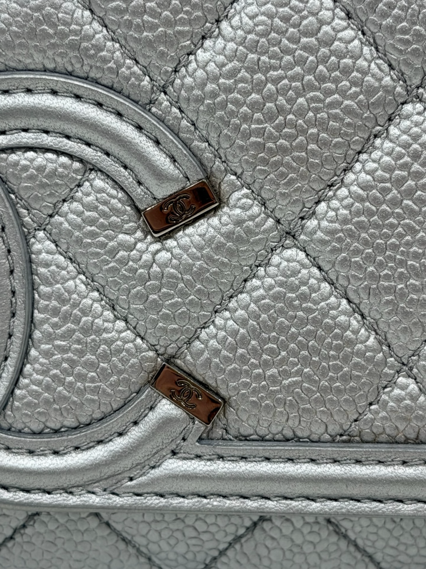 Chanel Quilted Caviar Medium CC Filigree Single Flap - SHW / Sliver