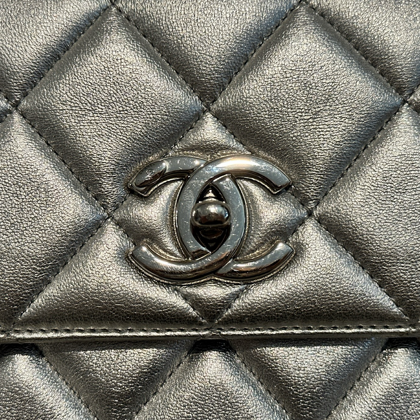 Chanel Classic Lambskin Medium Trendy CC Flap - SHW / Sliver